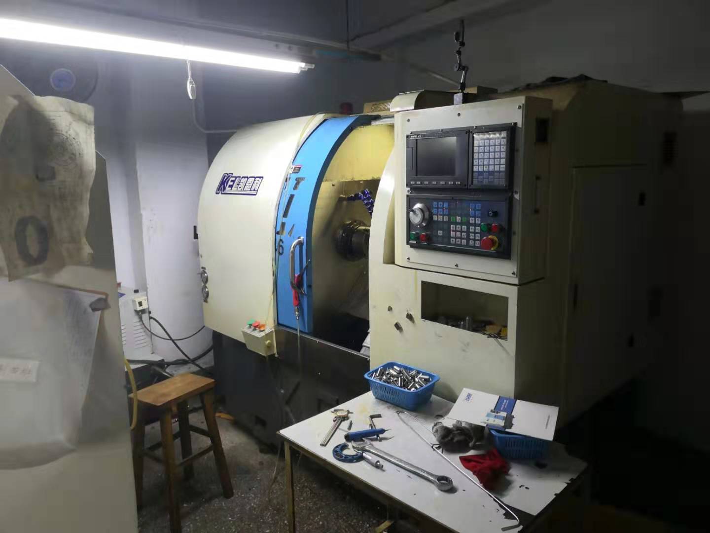 現(xiàn)在機(jī)器擺在一樓，總的有六~七臺(tái)機(jī)，六臺(tái)機(jī)是中山凱恩利機(jī)械的。其中36機(jī)5臺(tái)，46機(jī)1臺(tái)